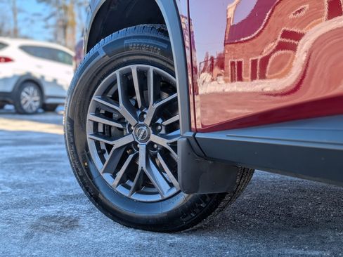 Used 2023 Nissan Rogue S image 6