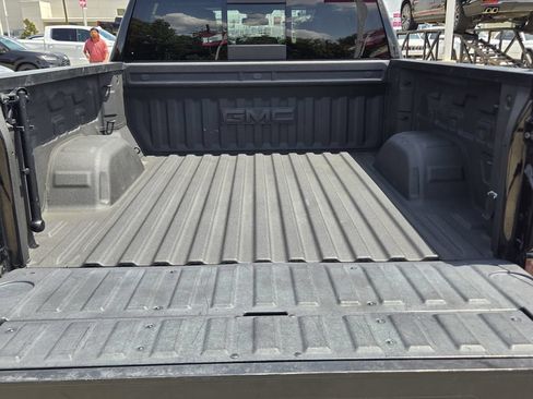Used 2023 GMC Sierra 1500 SLT w/ SLT Premium Package AWD/4WD image 15