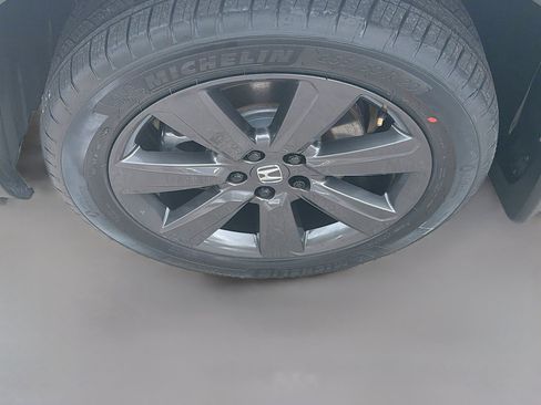 Certified 2024 Honda Pilot Sport image 36