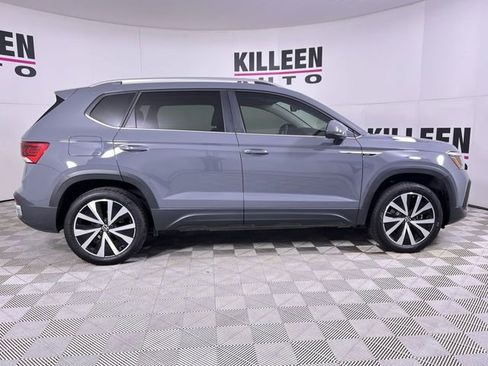 Used 2024 Volkswagen Taos SE image 8