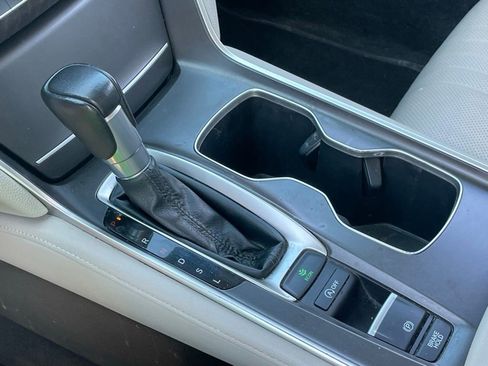 Used 2022 Honda Accord EX-L image 22