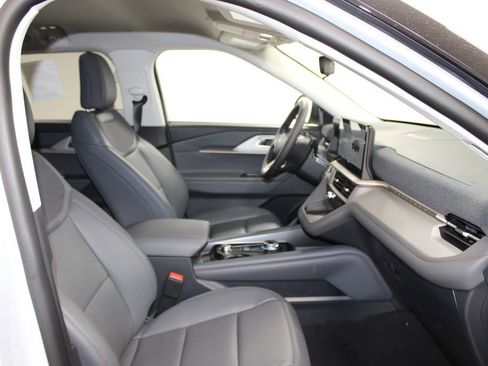 New 2026 Ford Explorer Active RWD image 28