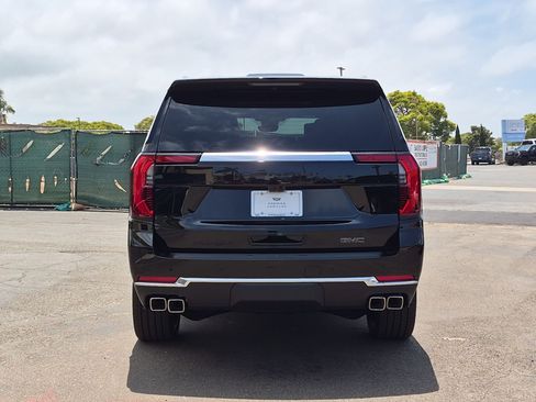 New 2026 GMC Yukon XL Denali w/ Denali Reserve Package AWD/4WD image 4