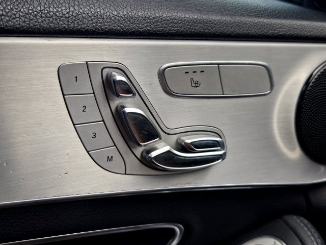 Used 2019 Mercedes-Benz C 300 Sedan image 24