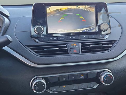 Used 2024 Nissan Altima 2.5 S image 25