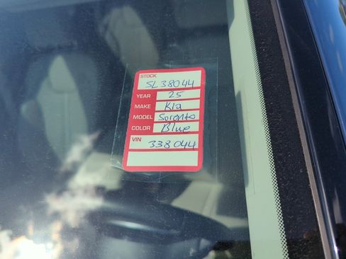 Certified 2025 Kia Sorento S w/ Panoramic Sunroof Package image 7