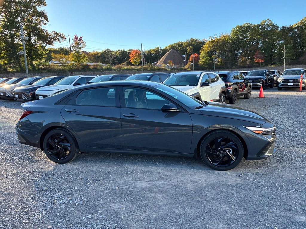 New 2026 Hyundai Elantra SEL Sport FWD image 8