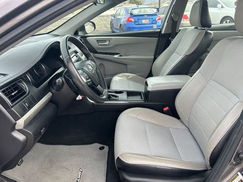 Used 2017 Toyota Camry SE image 23