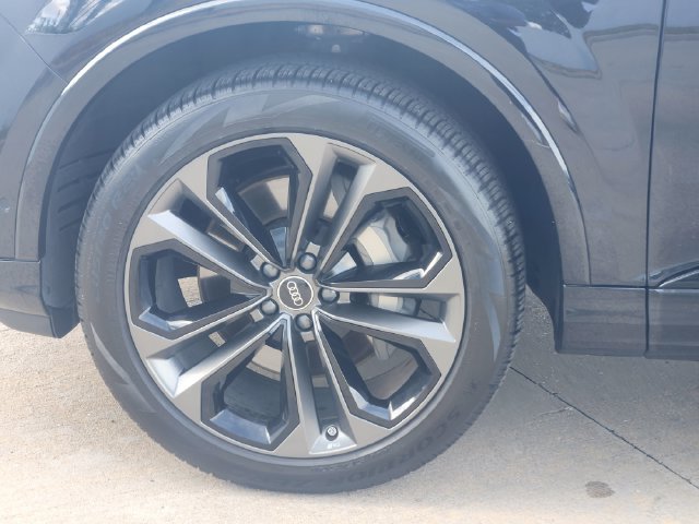 Used 2026 Audi Q7 3.0T Premium Plus AWD/4WD image 10