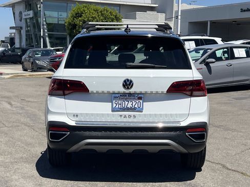 Certified 2023 Volkswagen Taos SE w/ Panoramic Sunroof Package FWD image 25