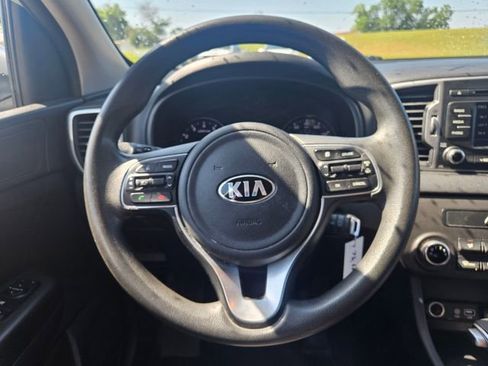 Used 2018 Kia Sportage LX AWD/4WD image 14