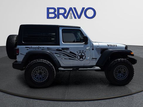 Used 2023 Jeep Wrangler Sport AWD/4WD image 5