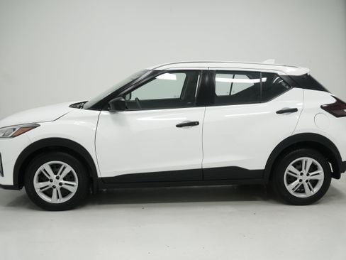 Used 2024 Nissan Kicks S FWD image 7