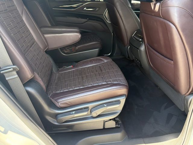 Used 2022 Cadillac Escalade Premium Luxury Platinum AWD/4WD image 15