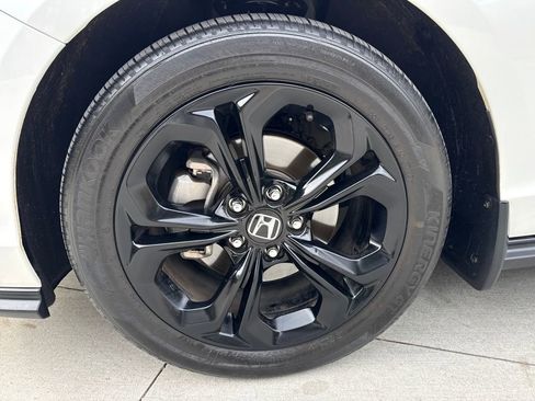 Certified 2025 Honda Accord SE image 11