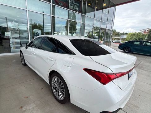 Certified 2021 Toyota Avalon Limited w/ Advanced Safety Package FWD image 4