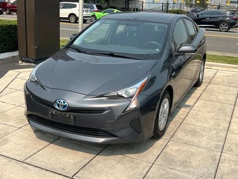 Used 2016 Toyota Prius Two FWD image 5