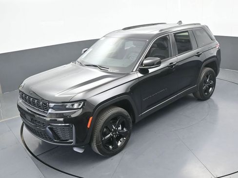 New 2026 Jeep Grand Cherokee Limited w/ Limited Altitude Package RWD image 42