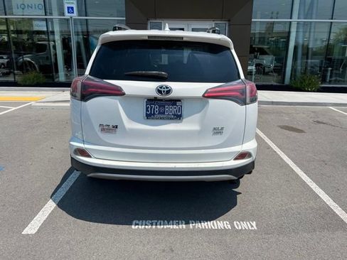 Used 2017 Toyota RAV4 XLE w/ Plus Special Value Package AWD/4WD image 6