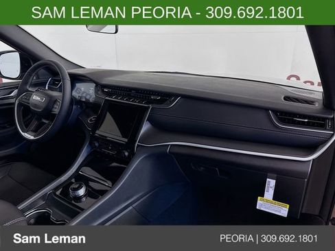 New 2025 Jeep Grand Cherokee Laredo image 28