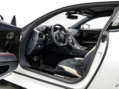 Used 2023 Aston Martin DBS Coupe RWD image 39
