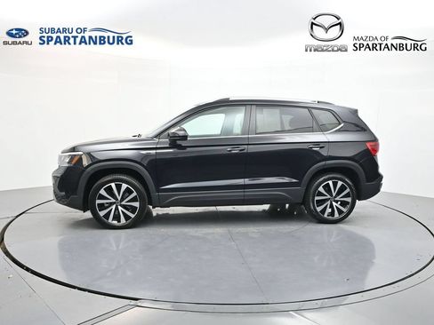 Used 2024 Volkswagen Taos SE FWD image 4