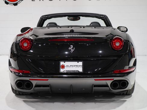 Used 2016 Ferrari California T RWD image 3
