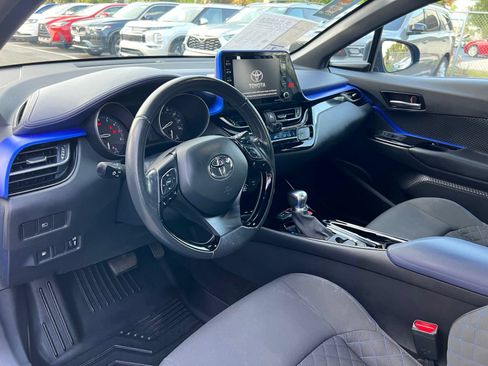 Used 2021 Toyota C-HR XLE FWD image 25