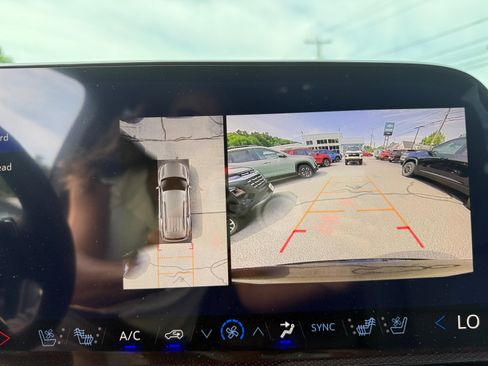 New 2026 Chevrolet Traverse RS AWD/4WD image 19