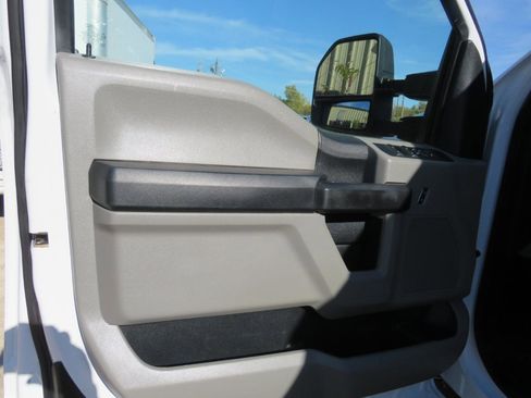 Used 2019 Ford F250 XL w/ XL Value Package image 8