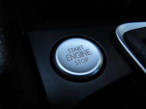 Used 2024 Volkswagen Jetta SE image 9