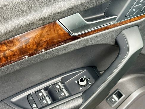 Used 2018 Audi Q5 2.0T Premium w/ Convenience Package image 18