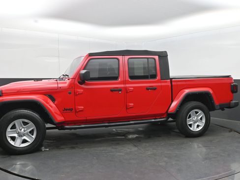Used 2022 Jeep Gladiator Sport image 4
