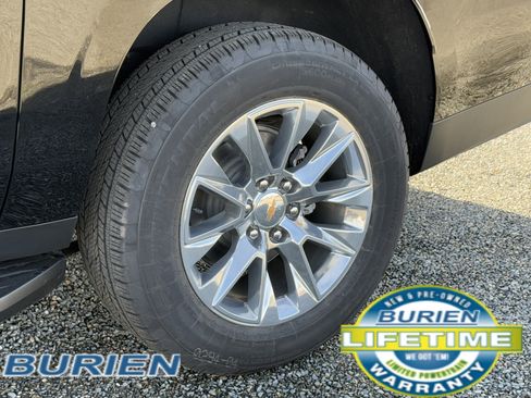 New 2026 Chevrolet Suburban Premier image 35