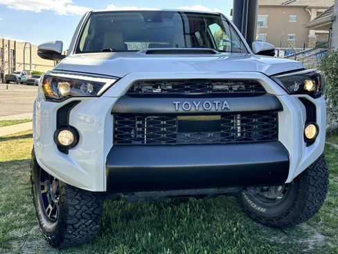 Used 2020 Toyota 4Runner SR5 Premium w/ Moonroof Package image 4