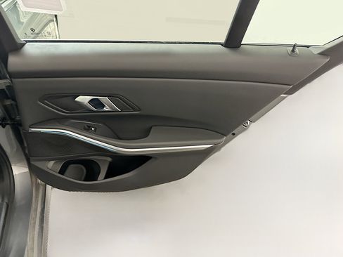 Used 2025 BMW 330i xDrive Sedan image 32