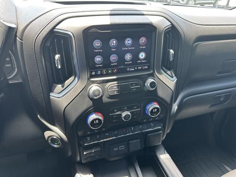 Used 2021 GMC Sierra 2500 Denali w/ Denali Ultimate Package AWD/4WD image 22