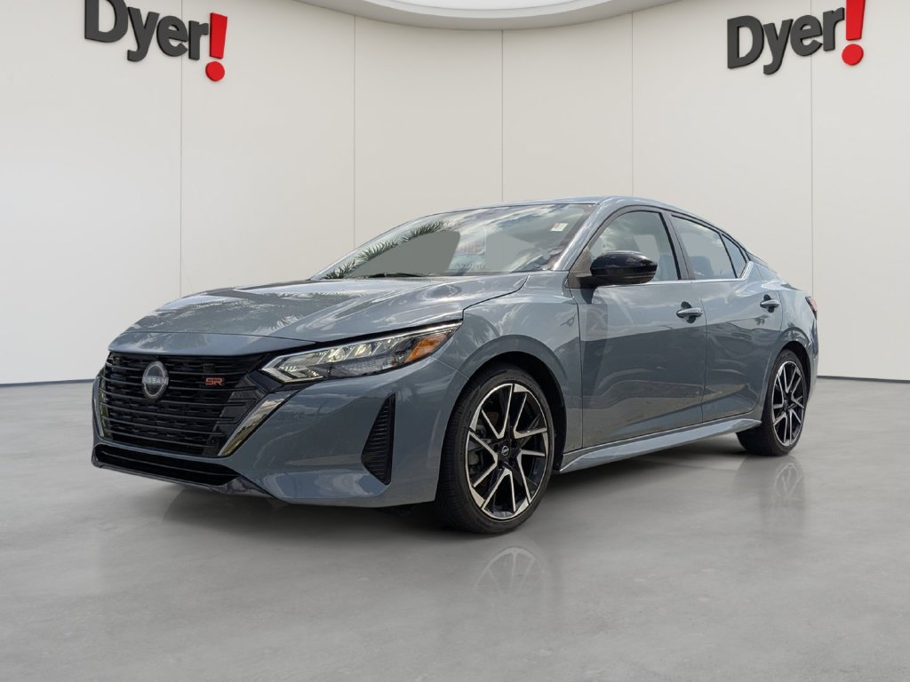 Used 2025 Nissan Sentra SR w/ SR Premium Package FWD image 7