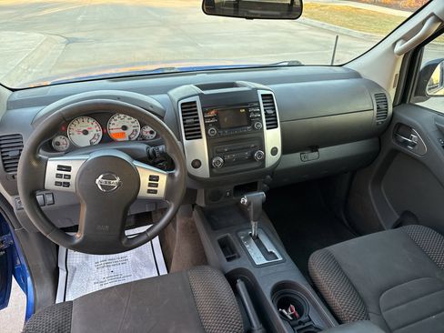 Used 2014 Nissan Frontier Desert Runner image 16