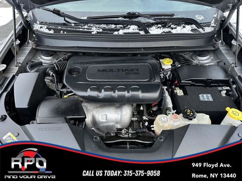 Used 2020 Jeep Cherokee Latitude Plus w/ Cold Weather Group image 11