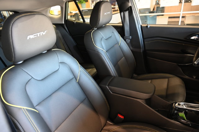 Used 2026 Chevrolet Trax ACTIV w/ Driver Confidence Package FWD image 8