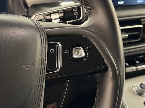Used 2024 Lincoln Aviator AWD image 17