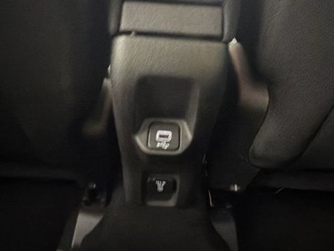 Used 2021 Jeep Renegade Latitude w/ Convenience Group AWD/4WD image 25