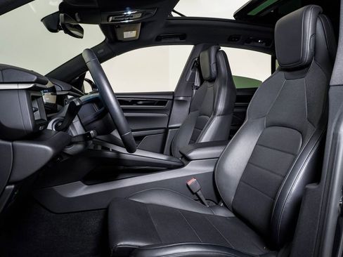 Certified 2025 Porsche Macan 4S Electric image 5