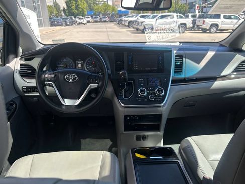 Used 2015 Toyota Sienna XLE Premium AWD/4WD image 13