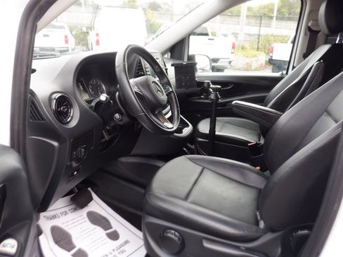 Used 2023 Mercedes-Benz Metris image 16