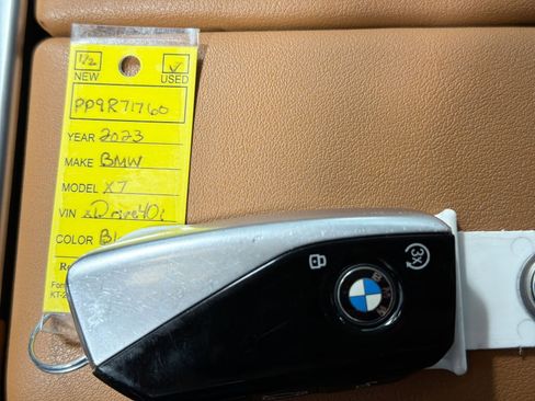 Used 2023 BMW X7 xDrive40i w/ Premium Package image 41