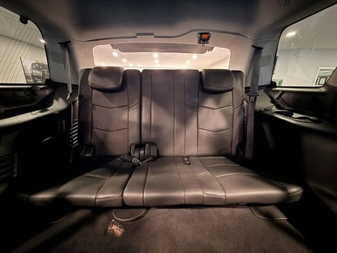 Used 2015 Cadillac Escalade Premium RWD image 18