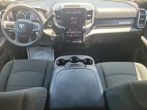 Used 2025 RAM 2500 Big Horn AWD/4WD image 10