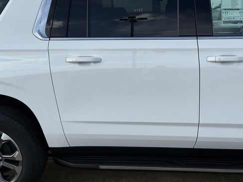 New 2026 Chevrolet Suburban LS image 9